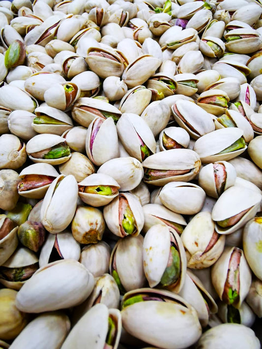 Raw pistachios from USA – natural unsalted healthy nuts